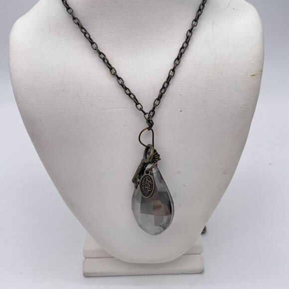 Lucy's inspired Chrome Crystal drop pendant w/key on leather rope Necklace - Picture 2 of 3